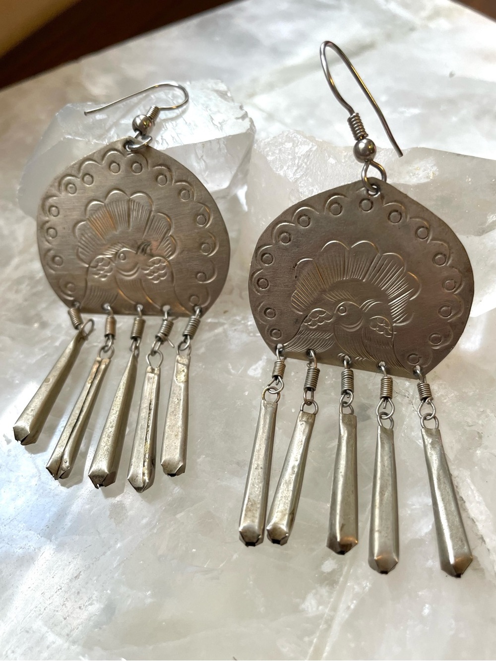 Vintage 70βs Handmade Silver-Tone Boho Peacock Dangle Earrings - Picture 4 of 6